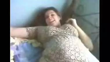 Fsiblog – Chubby bhabi pussy rubbing by devar MMS