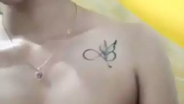 Lankan college teacher nude on video call MMS