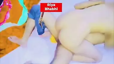 Indian gf bf the Best Doggystyle fucking after seducing and kissing her | RIYA BHABHI