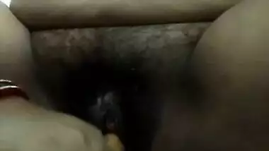 Horny desi bhabhi pussy fucking with hand shower